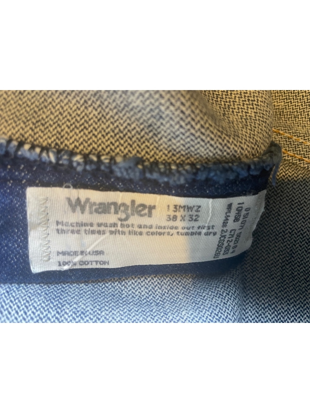 Wrangler original fit 13mwz cotton blue jean pants size 38x32 EUC - Picture 8 of 8
